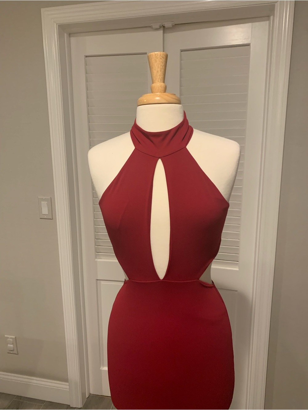 NOOKIW Revolve Burgundy Cutout Keyhole Halter Midi Dress Size 2/ small